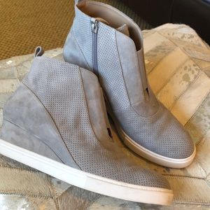 Linea Paolo Wedge Sneakers size 9